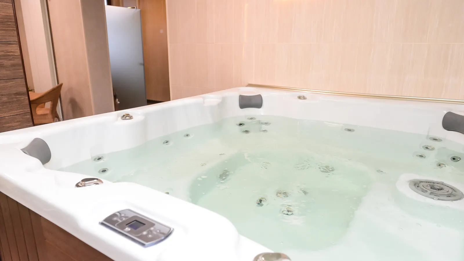 Джакузи в SPA центъра на Балкан Център